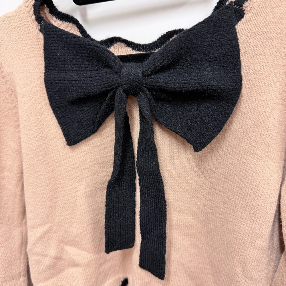 NWT Commense Contrast Wave Bow Sweater Cropped Tan and Black size medium - Picture 3 of 13